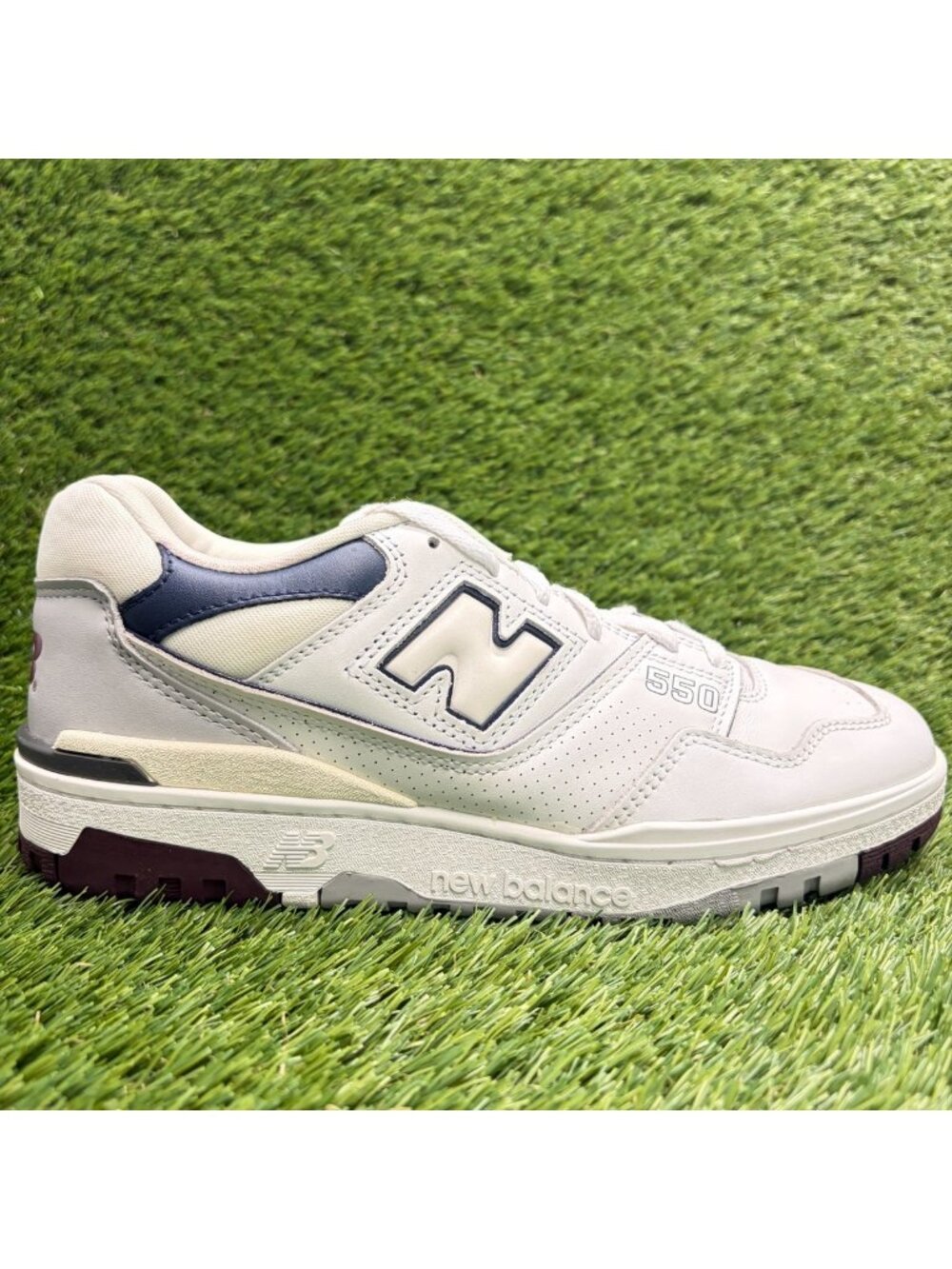 New Balance 550 Mens Size 9.5 White Blue Athletic Running Walking Shoes Sneakers